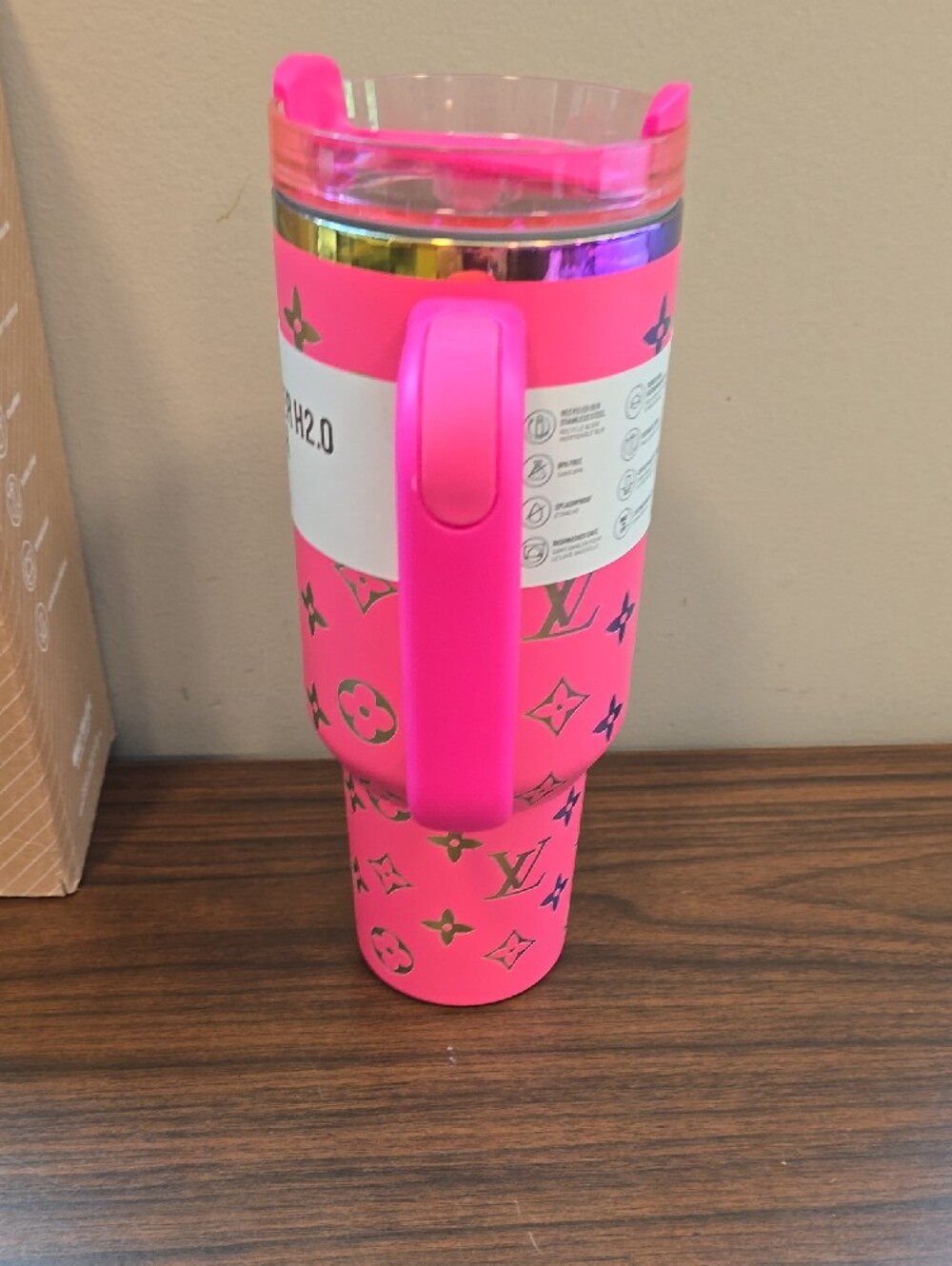 Stanley LV Pink FlowState Quencher H2.0 Tumbler with Handle - Picture 4 of 6